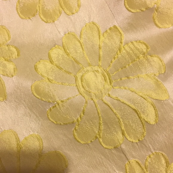 Adorable floral dress - Picture 3 of 4